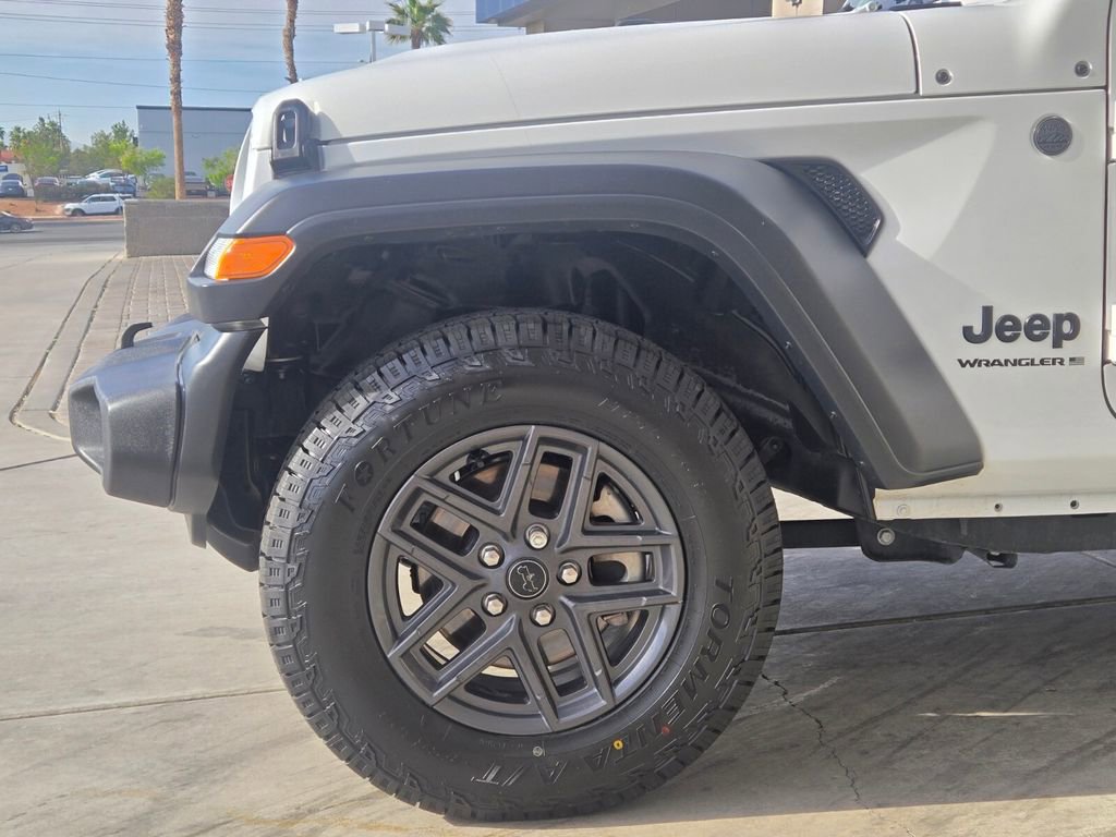 Used 2024 Jeep Wrangler Unlimited Sport AWD/4WD image 11
