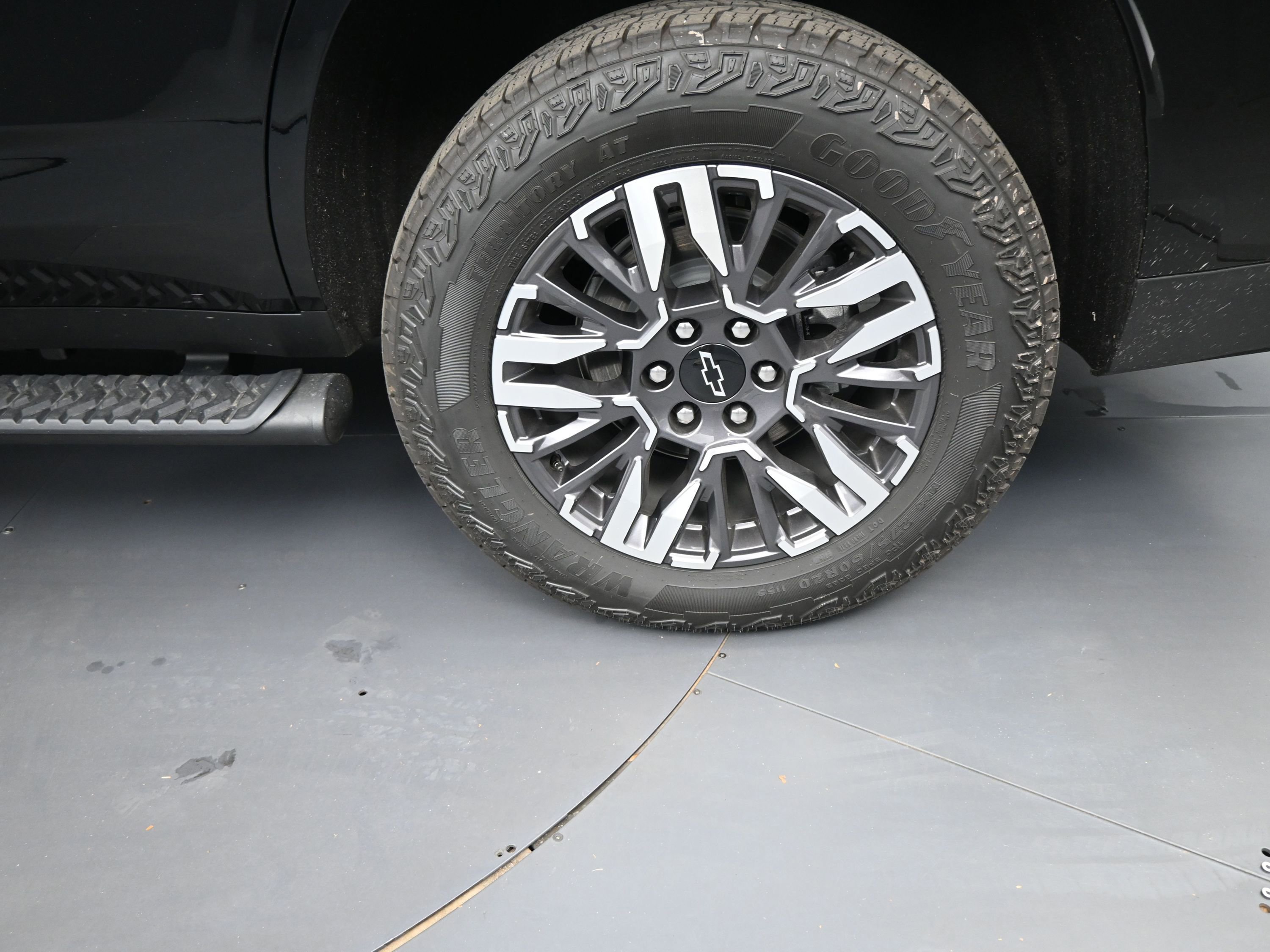 Used 2026 Chevrolet Tahoe Z71 w/ Comfort Package image 20