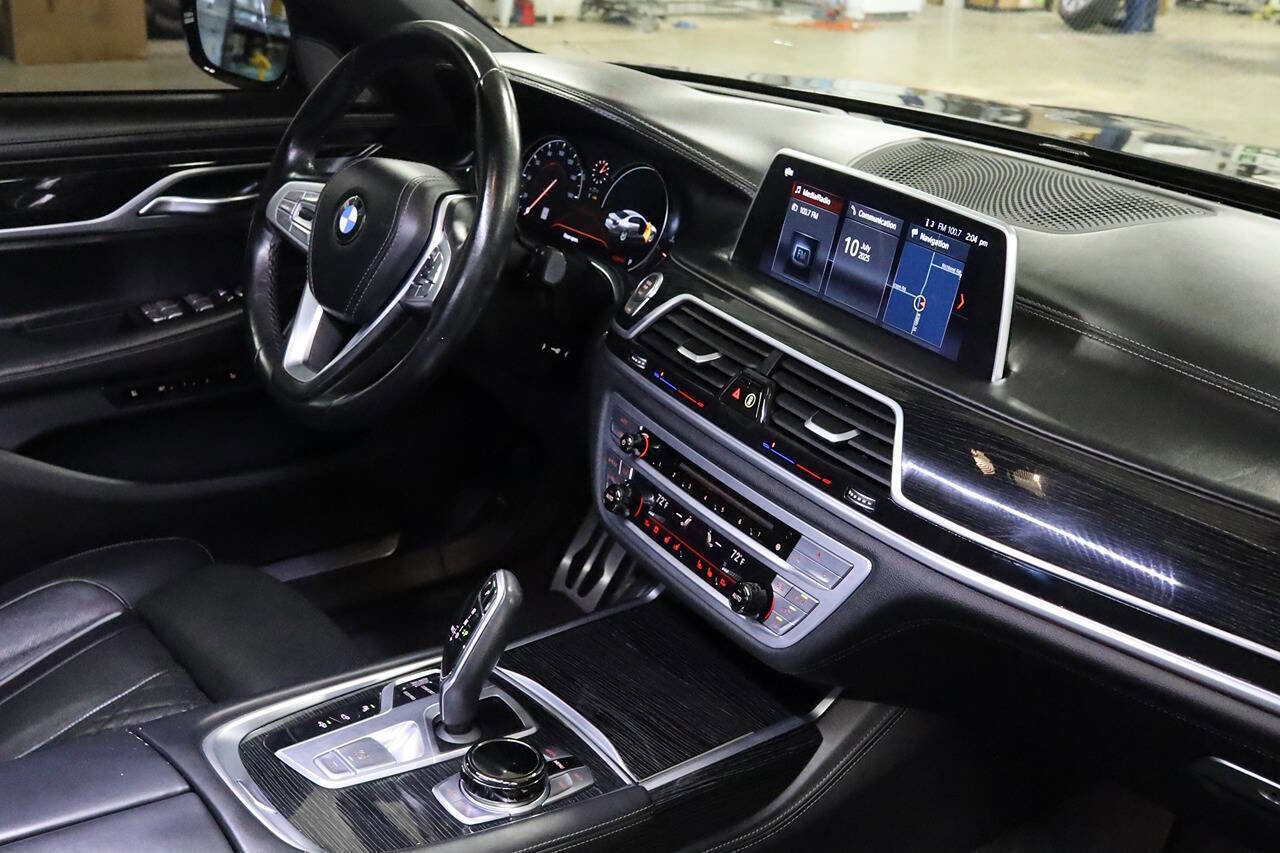 Used 2019 BMW 750i xDrive image 33