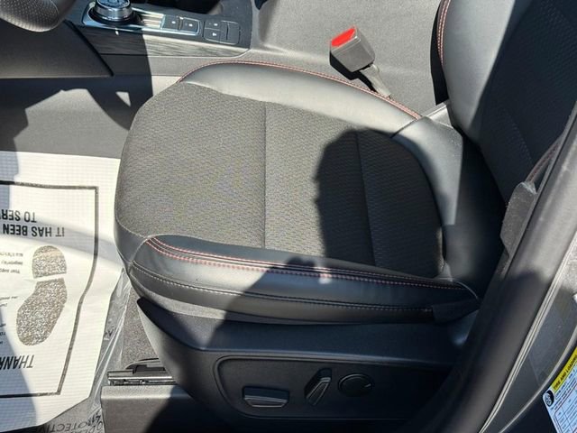 Used 2026 Ford Escape ST-Line FWD image 13