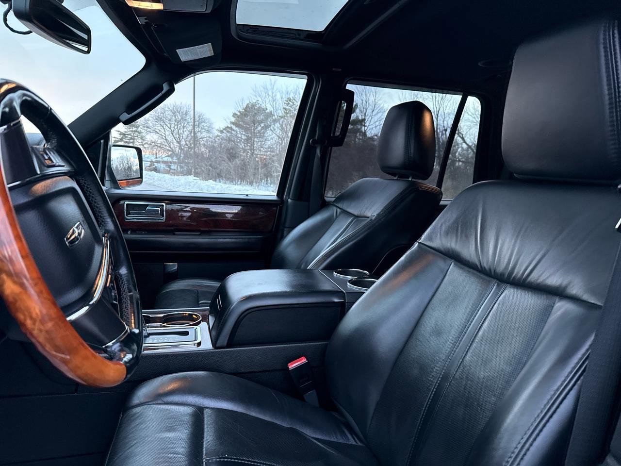 Used 2015 Lincoln Navigator 4WD 4dr image 15