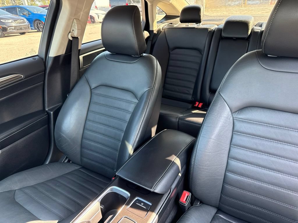 Used 2018 Ford Fusion SE w/ Fusion SE Technology Package FWD image 45