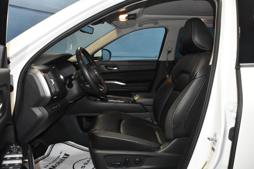 Certified 2023 Nissan Pathfinder SL w/ SL Premium Package AWD/4WD image 6