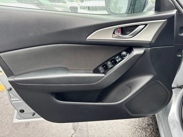 Used 2017 MAZDA MAZDA3 Sport w/ Preferred Equipment Package FWD image 8
