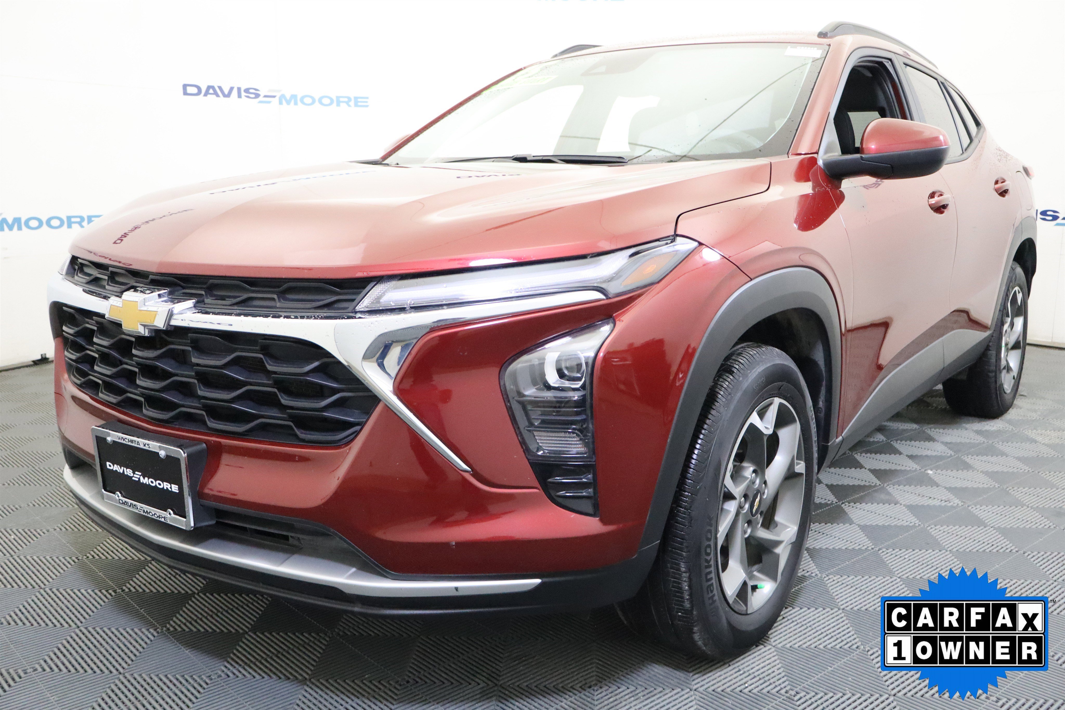 Used 2025 Chevrolet Trax LT image 11