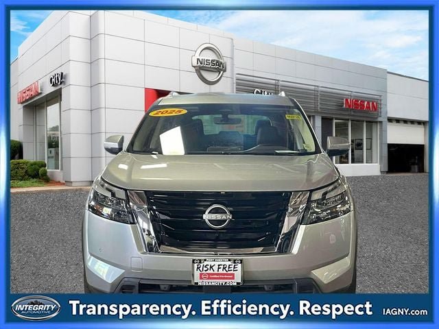 Certified 2025 Nissan Pathfinder SL AWD/4WD image 2