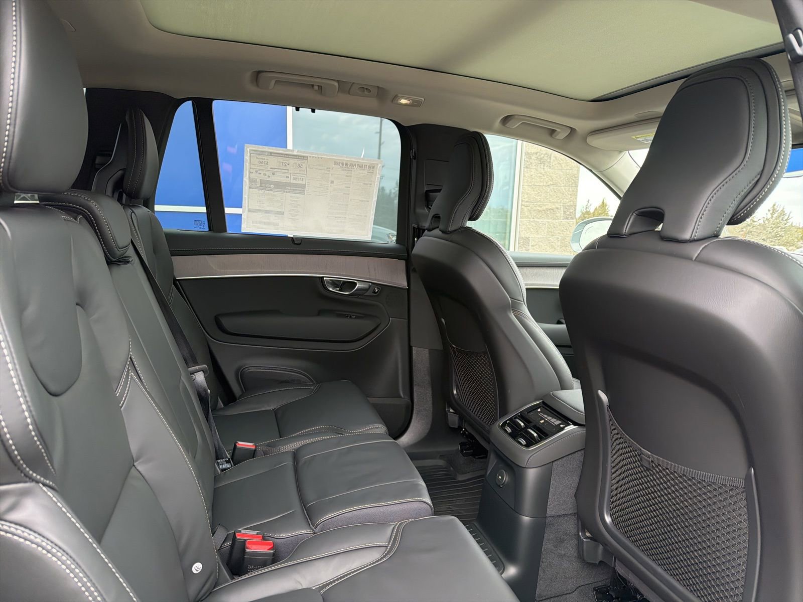 New 2026 Volvo XC90 T8 Ultra w/ Protection Package image 18
