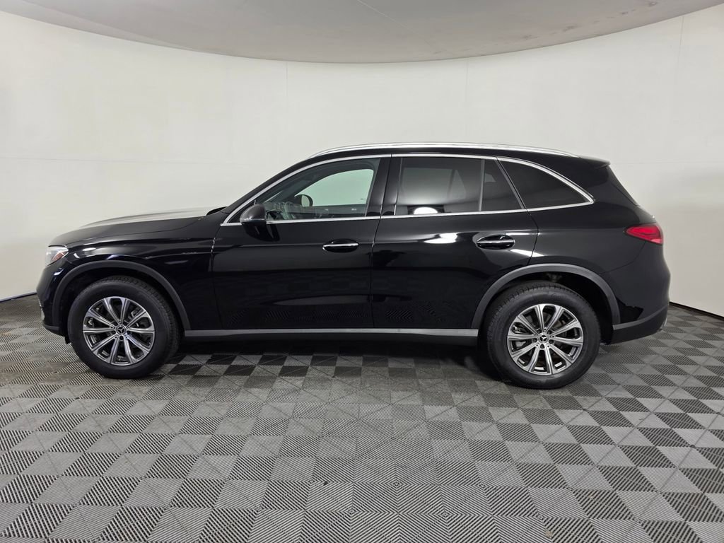 Certified 2025 Mercedes-Benz GLC 300 image 3