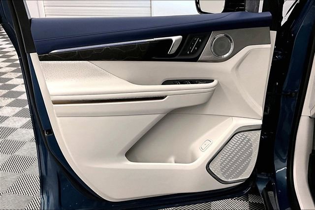 Used 2025 Buick Enclave Avenir w/ Super Cruise Package image 20