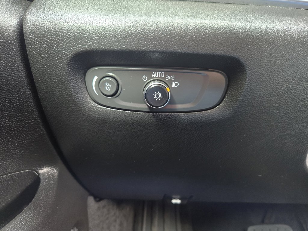 Used 2023 Chevrolet Traverse Premier image 10