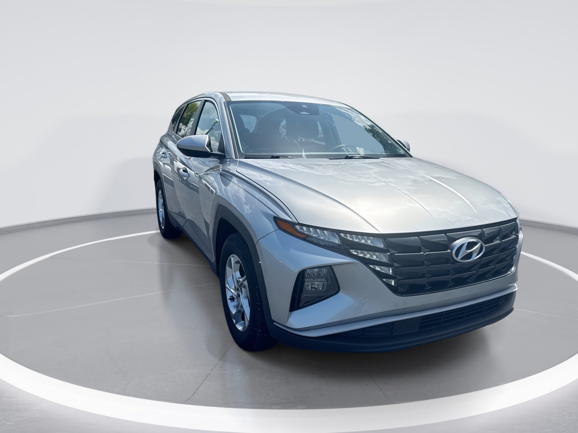 Used 2024 Hyundai Tucson SE FWD image 2