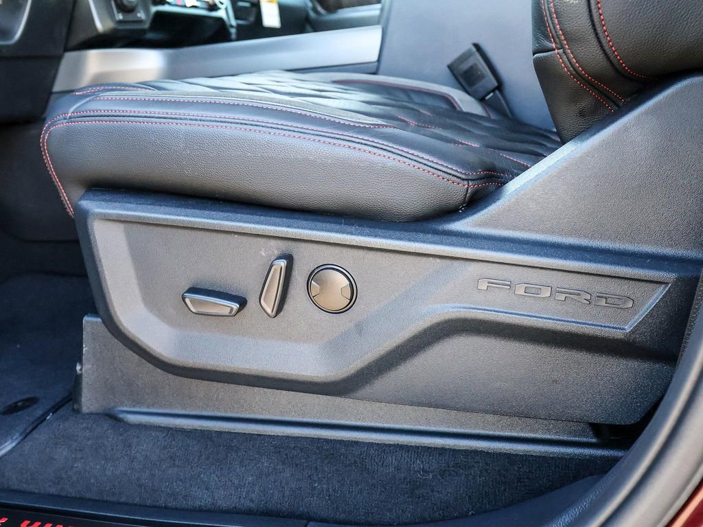 New 2026 Ford F250 Lariat w/ Black Appearance Package image 33