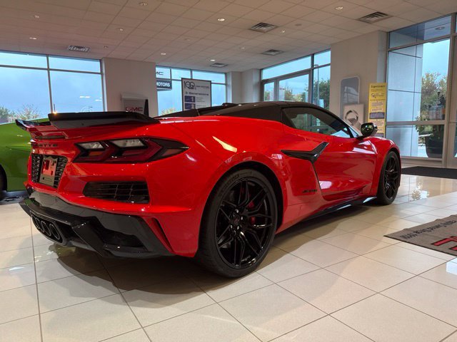 Used 2024 Chevrolet Corvette Z06 RWD image 5