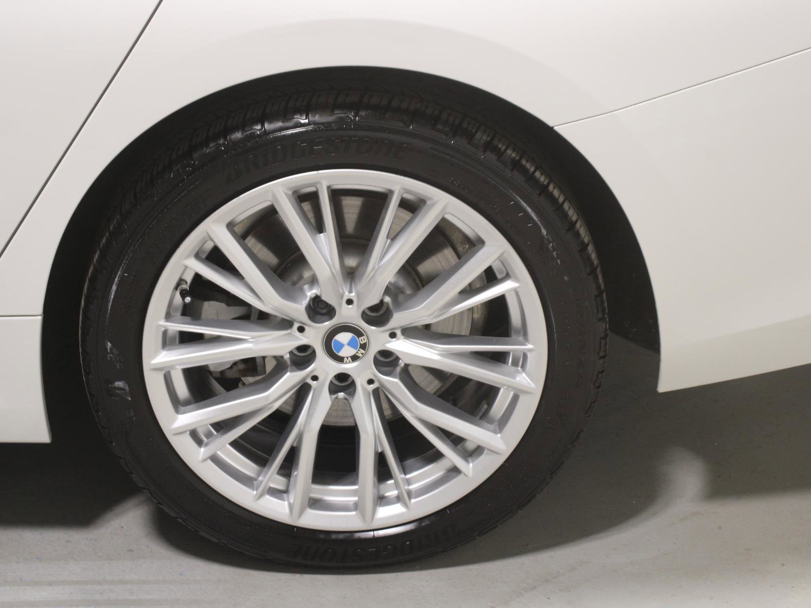 Certified 2024 BMW 330i xDrive Sedan w/ Convenience Package AWD/4WD image 35