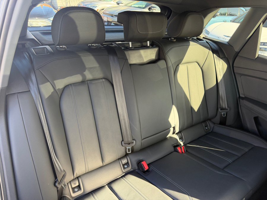 Used 2024 Audi Q4 e-tron Premium Plus w/ Premium Plus AWD/4WD image 38