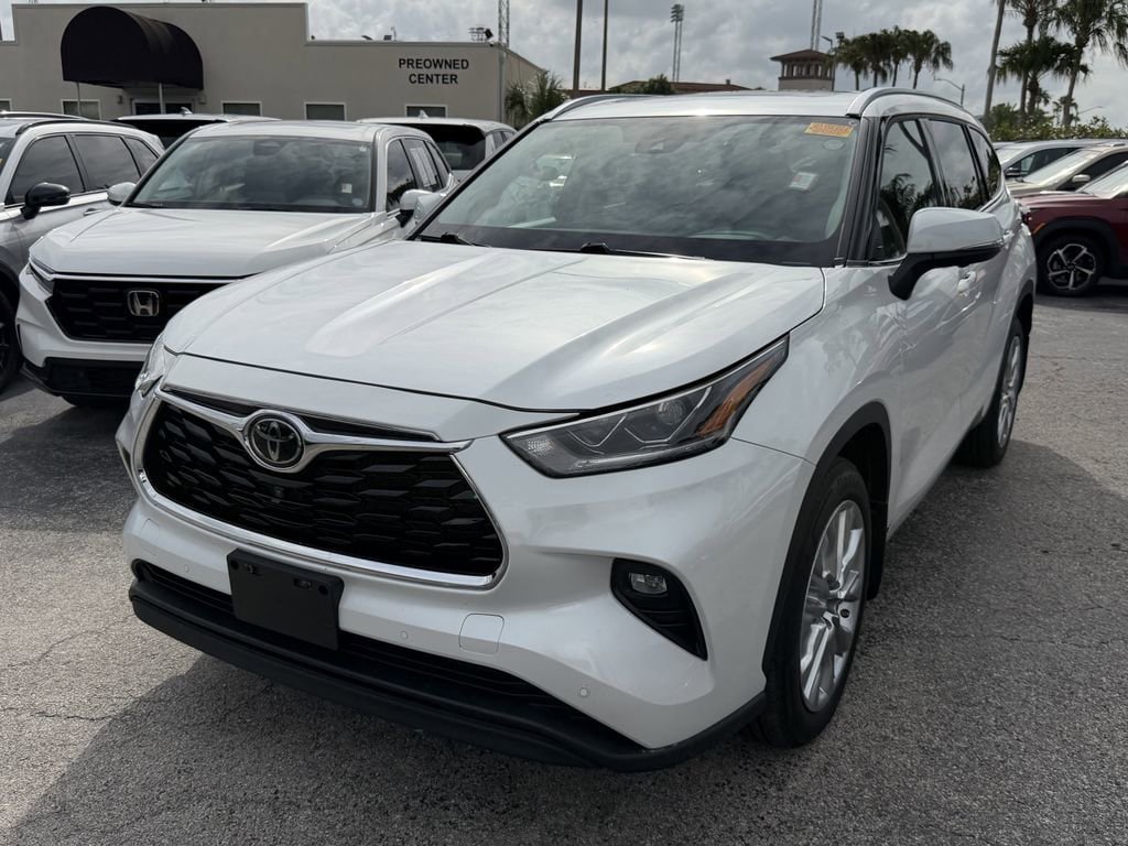 Used 2023 Toyota Highlander Limited AWD/4WD image 10