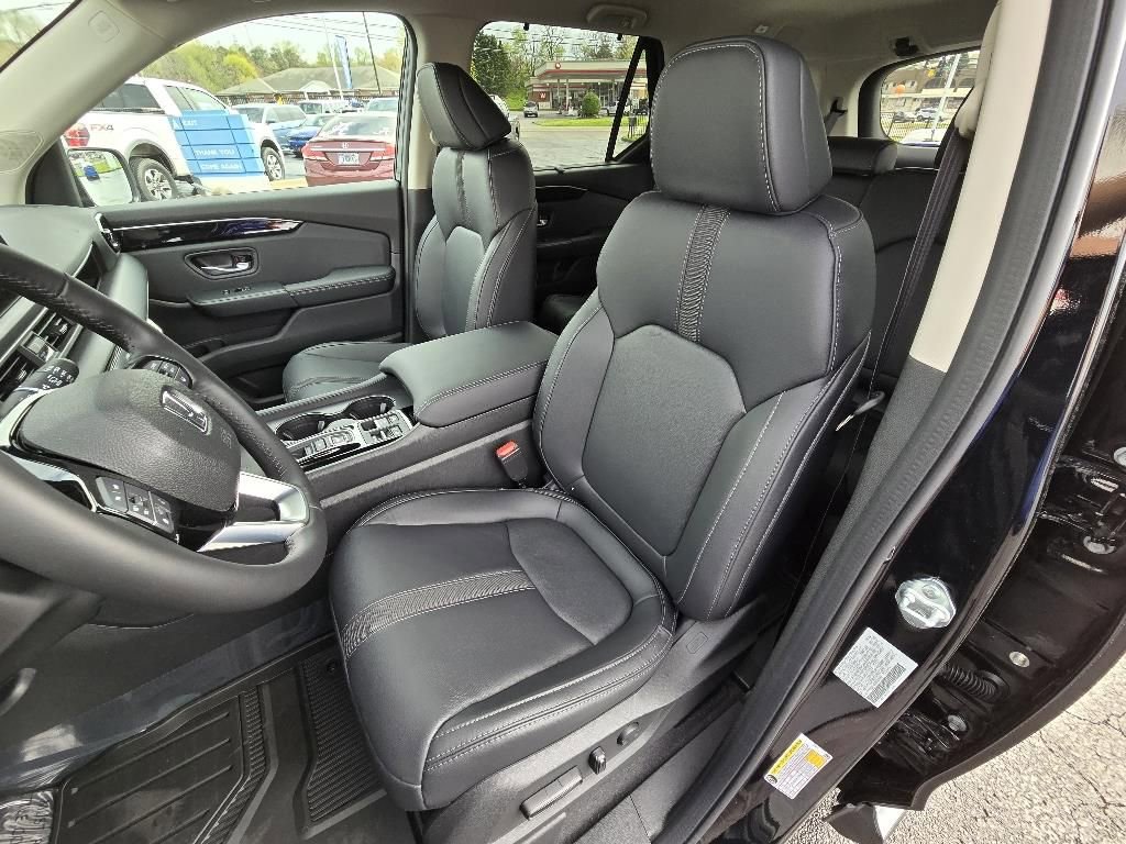 New 2025 Honda Pilot EX-L image 14