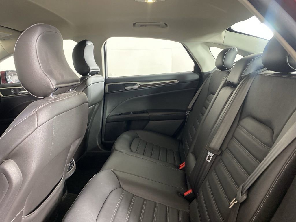 Used 2016 Ford Fusion SE w/ Equipment Group 202A image 14