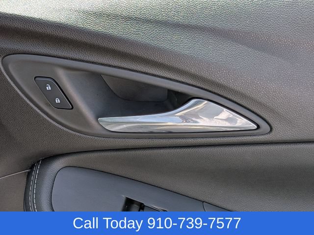 Used 2023 Buick Encore GX Essence w/ Experience Buick Package FWD image 34