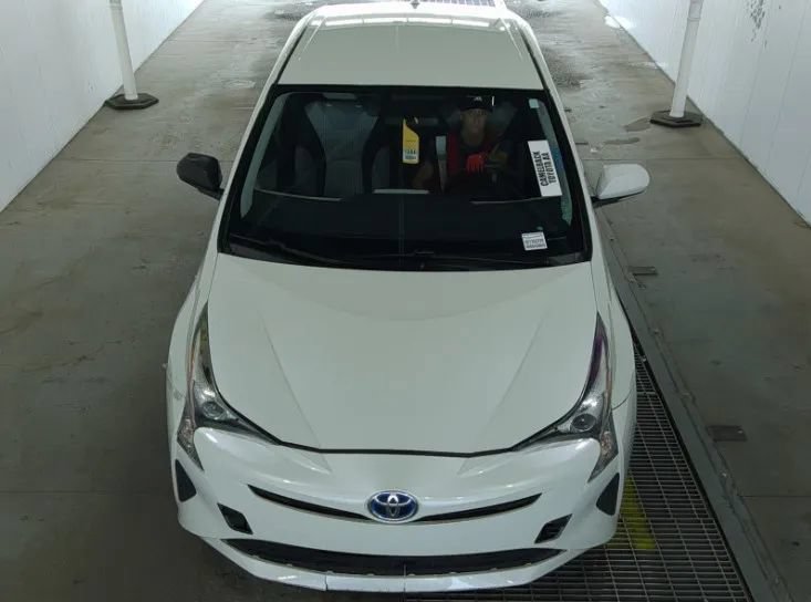 Used 2016 Toyota Prius Two FWD image 3