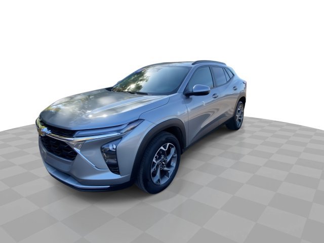 Used 2025 Chevrolet Trax LT w/ Sunroof Package FWD image 6