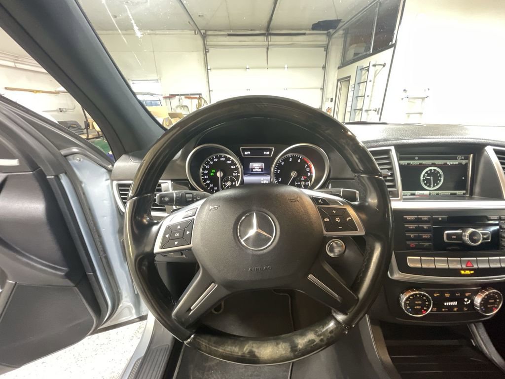 Used 2015 Mercedes-Benz GL 550 4MATIC image 10