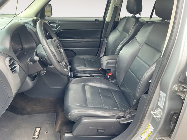 Used 2015 Jeep Patriot High Altitude AWD/4WD image 9