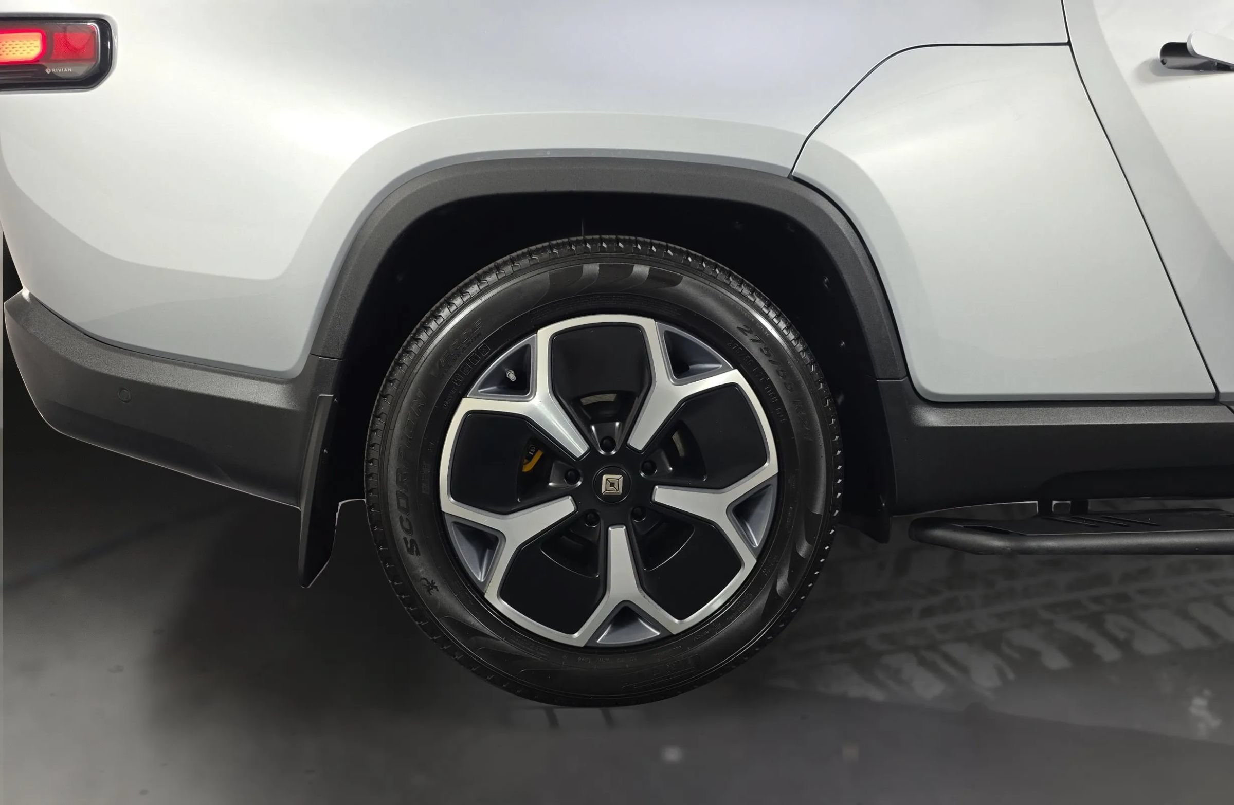Used 2023 Rivian R1T Adventure AWD/4WD image 18