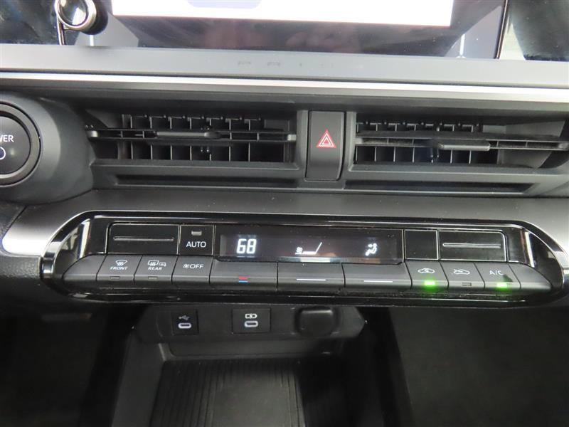 Used 2024 Toyota Prius LE FWD image 25