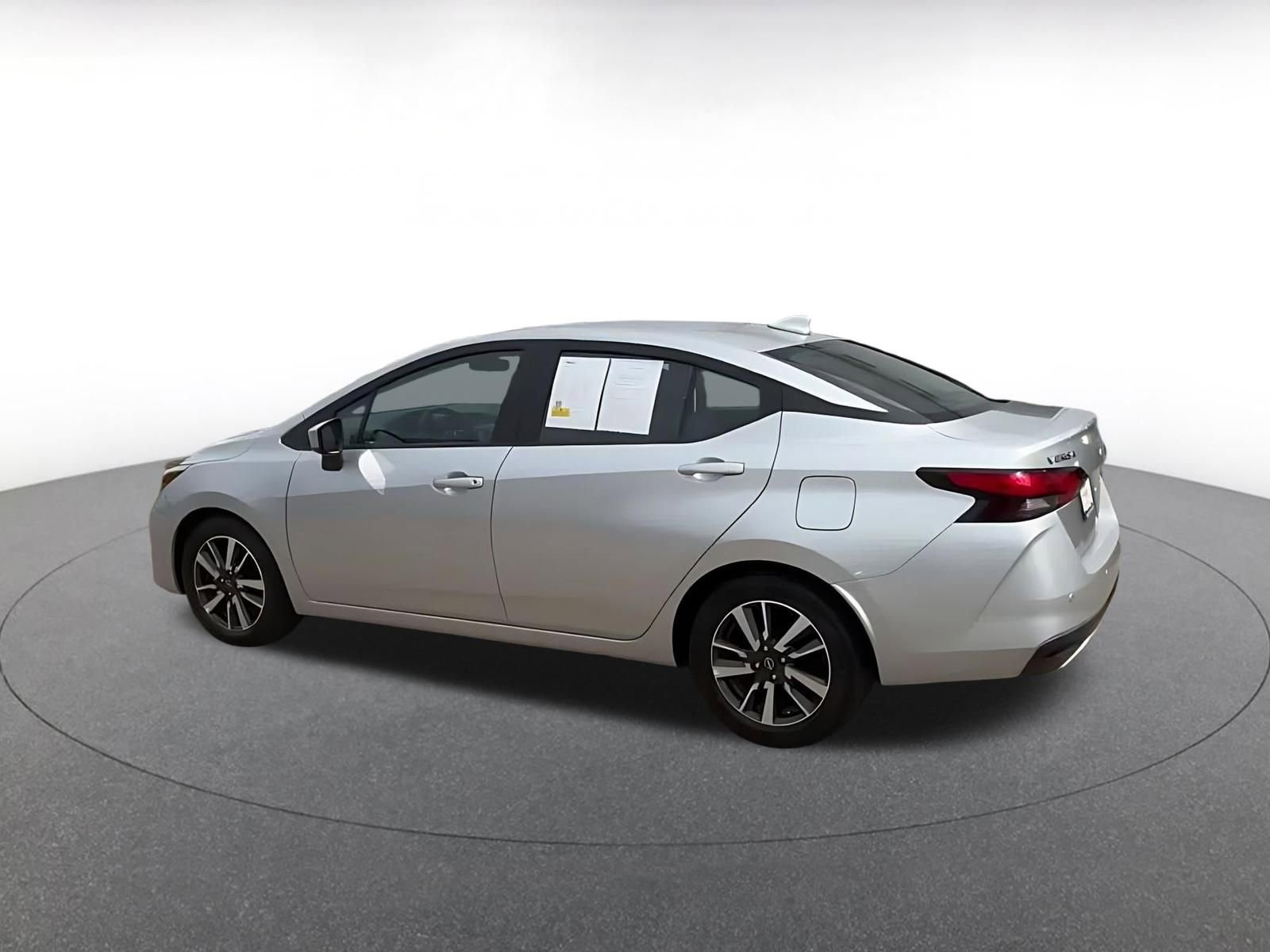 Used 2025 Nissan Versa SV image 4