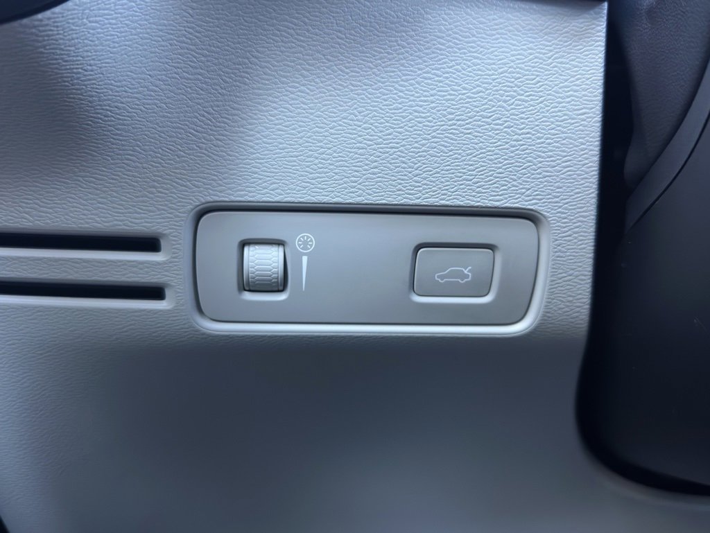 Used 2020 Volvo XC40 T4 Inscription image 63