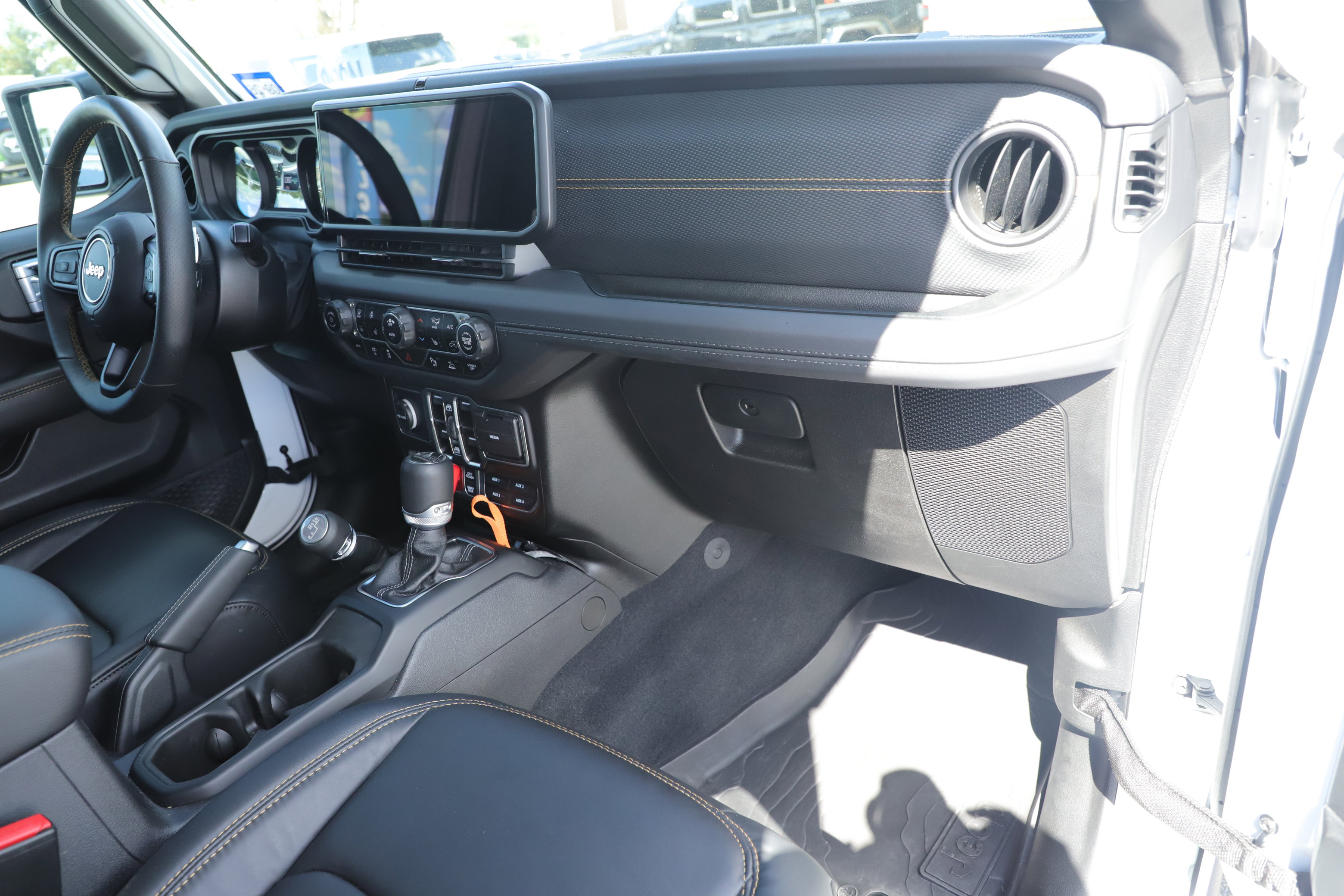 Used 2025 Jeep Wrangler Unlimited Rubicon 392 image 19