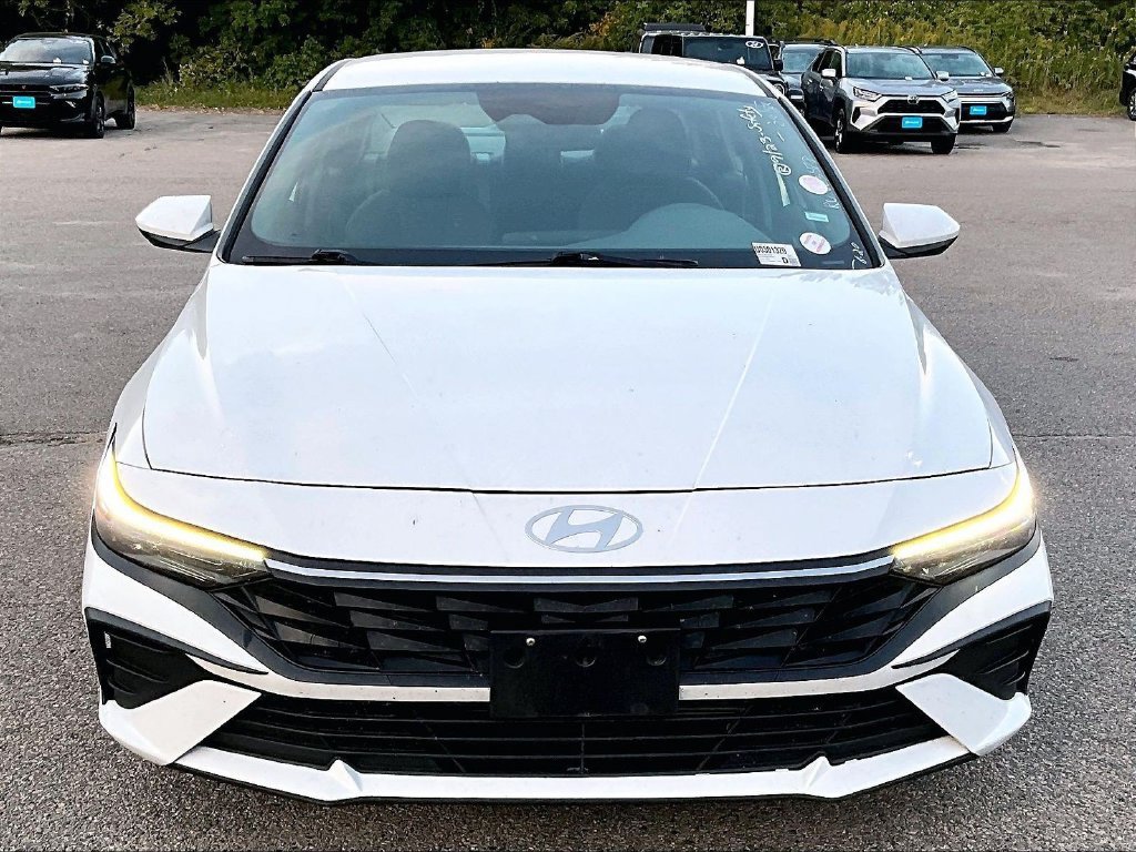 Used 2024 Hyundai Elantra SEL FWD image 2