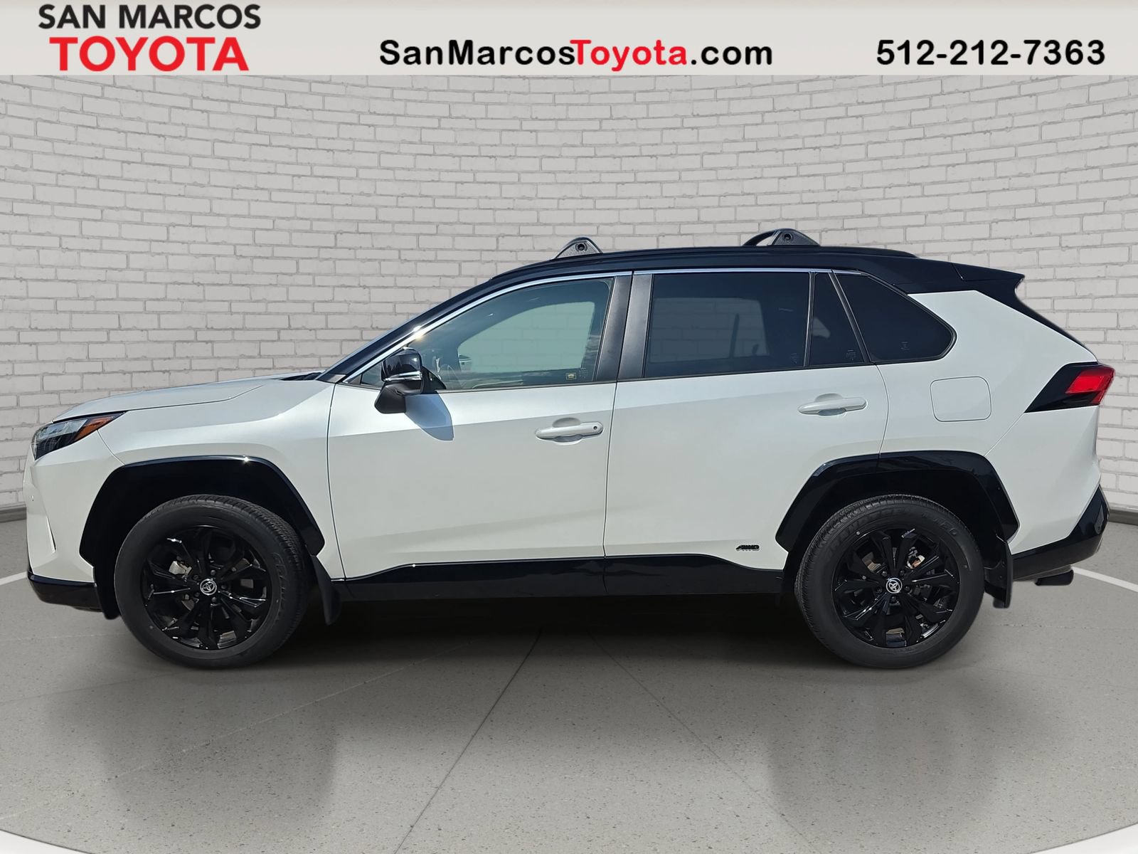 Used 2024 Toyota RAV4 XSE w/ Advanced Technology Package AWD/4WD image 9