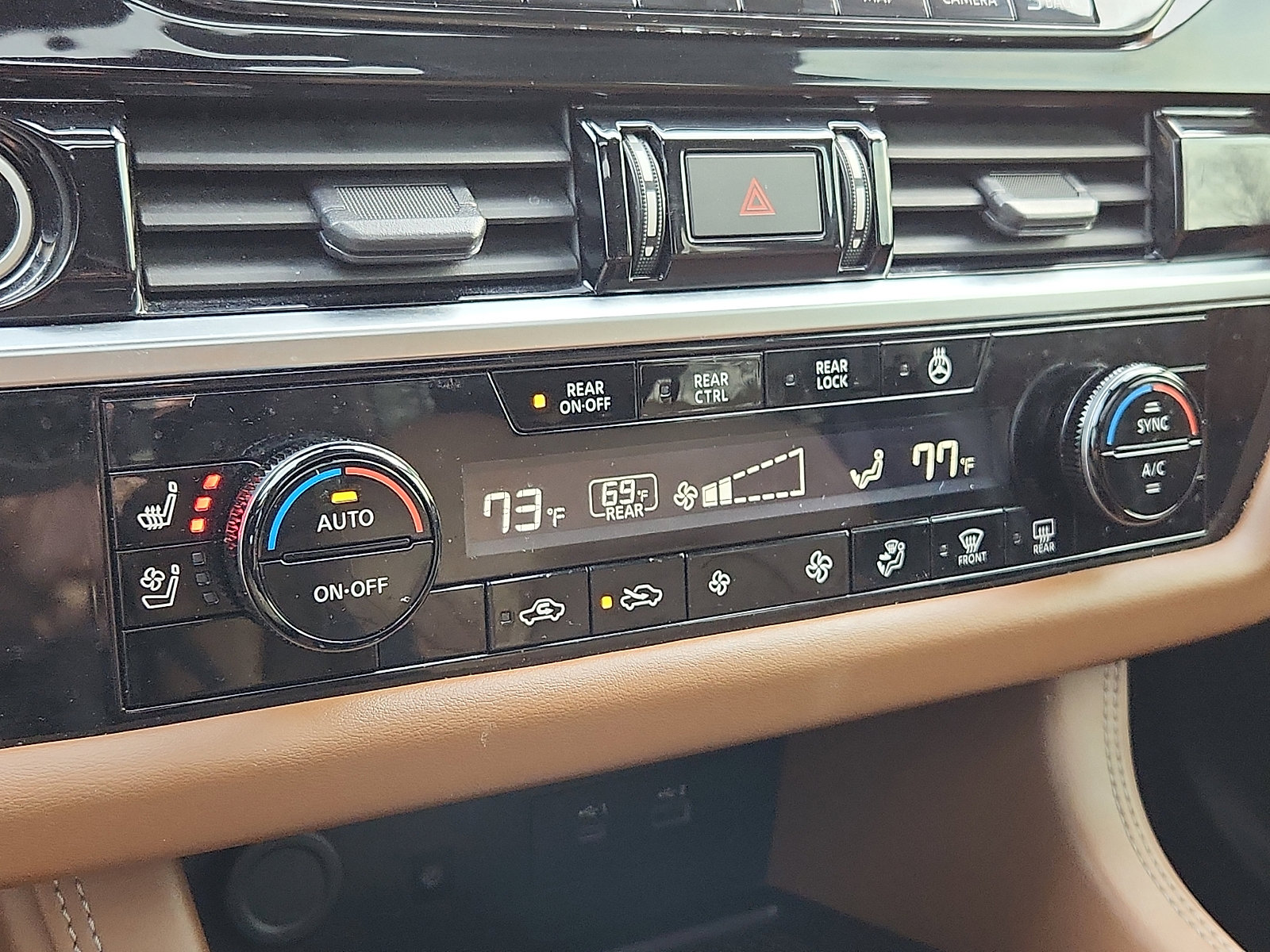 Used 2023 Nissan Pathfinder Platinum w/ Cargo Package image 19