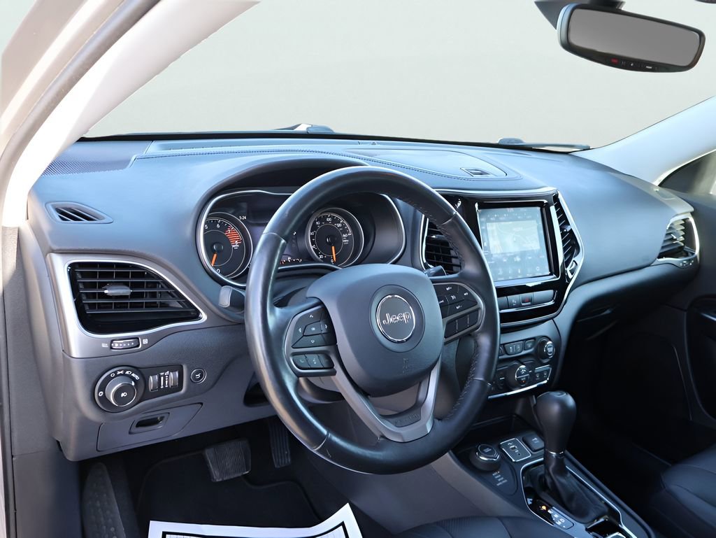 Used 2020 Jeep Cherokee Limited image 19