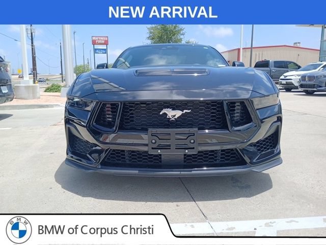 Used 2025 Ford Mustang GT Premium w/ GT Performance Package RWD image 2