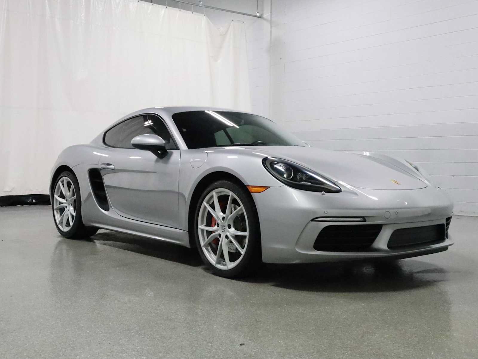 Used 2018 Porsche 718 Cayman S RWD image 13