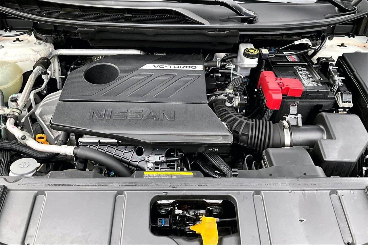 Used 2024 Nissan Rogue SV image 34