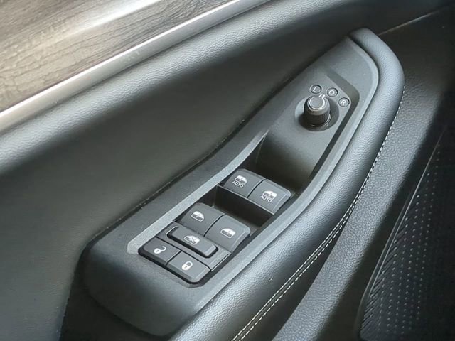 Certified 2024 Jeep Grand Cherokee L Limited image 7