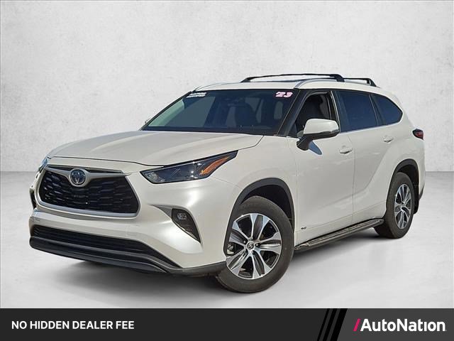Used 2023 Toyota Highlander XLE AWD/4WD image 1