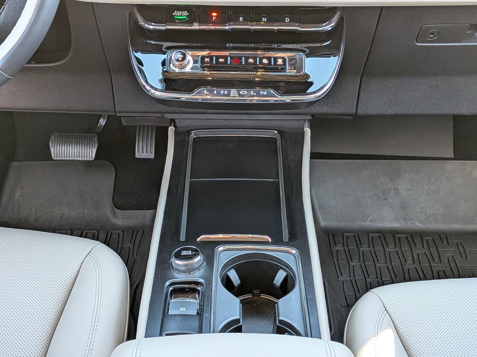 Used 2025 Lincoln Corsair FWD w/ Equipment Group 101A image 20