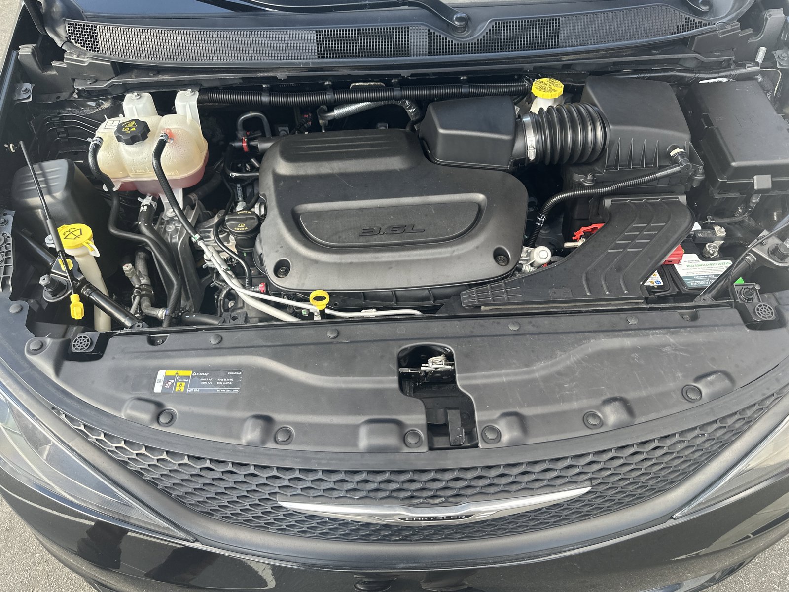 Used 2023 Chrysler Voyager LX FWD image 36