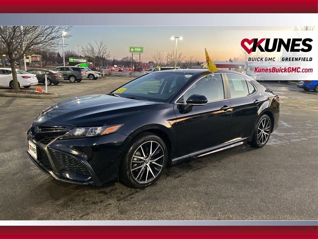 Used 2024 Toyota Camry SE image 12