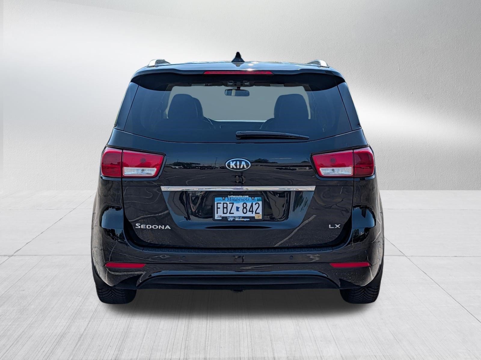 Used 2017 Kia Sedona LX w/ LX Essentials Premium Package FWD image 6