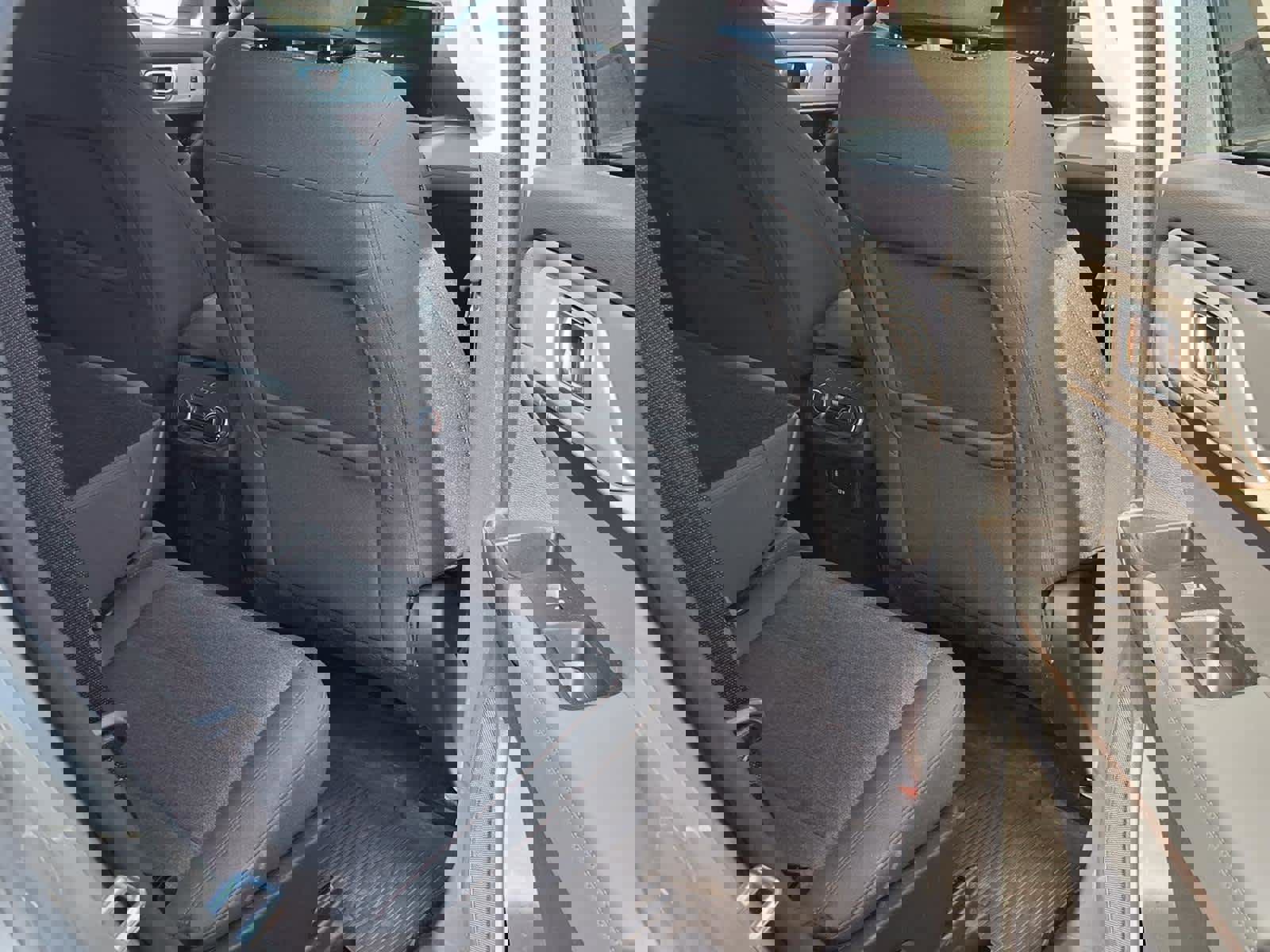 Used 2025 Ford Explorer Active image 30