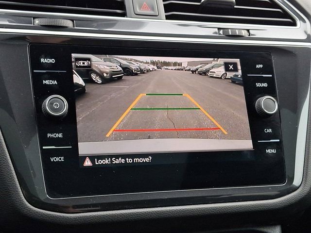 Certified 2024 Volkswagen Tiguan SE R-Line image 22
