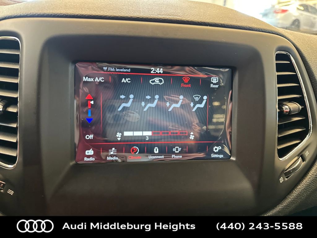 Used 2018 Jeep Compass Latitude w/ Popular Equipment Group image 20