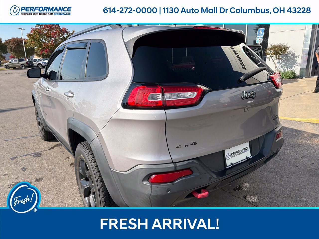 Used 2018 Jeep Cherokee Trailhawk w/ Comfort/Convenience Group AWD/4WD image 8