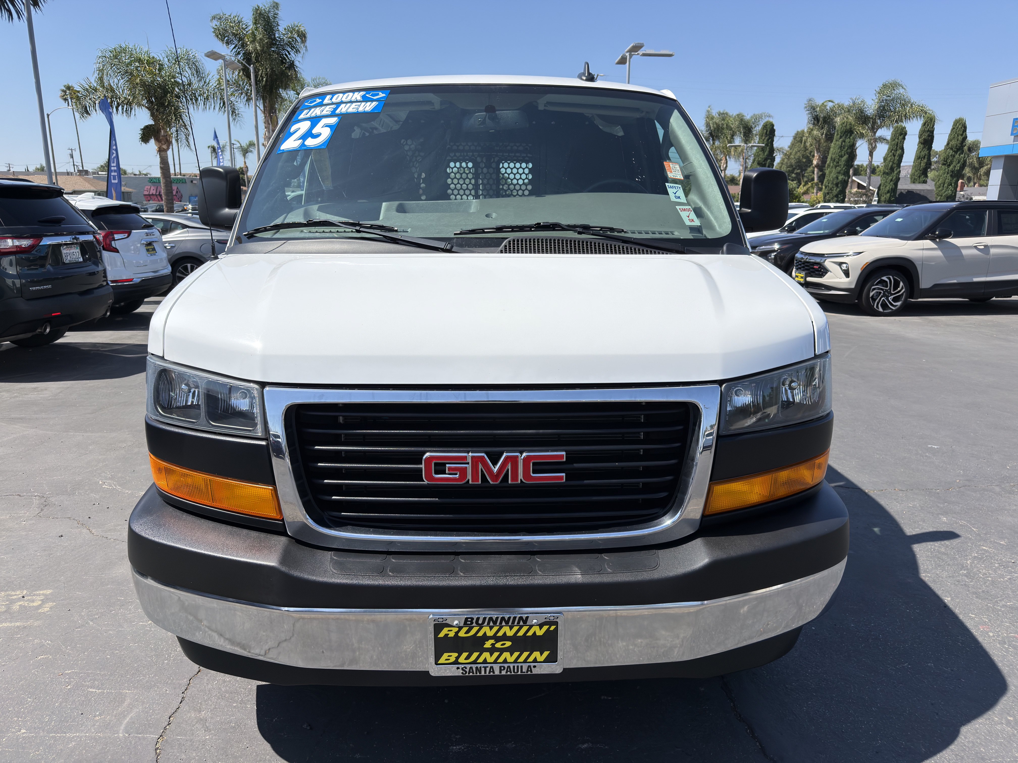 Used 2025 GMC Savana 2500 w/ Driver Convenience Package RWD image 3